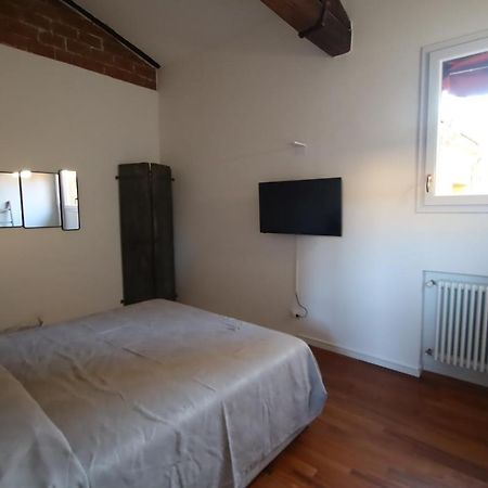 Charme Appartamento Immerso Tra Le Mura Bolognesi Buitenkant foto
